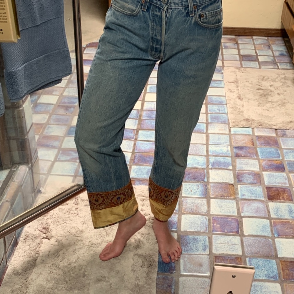 ONE-OF-A-KIND Unique Levi's Jeans w Silk Detailing - Picture 8 of 8